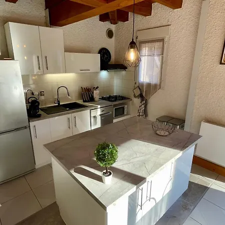 Le Joli Cedre 8pers Dore Holiday home