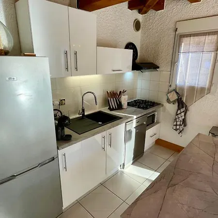 Le Joli Cedre 8pers Dore *