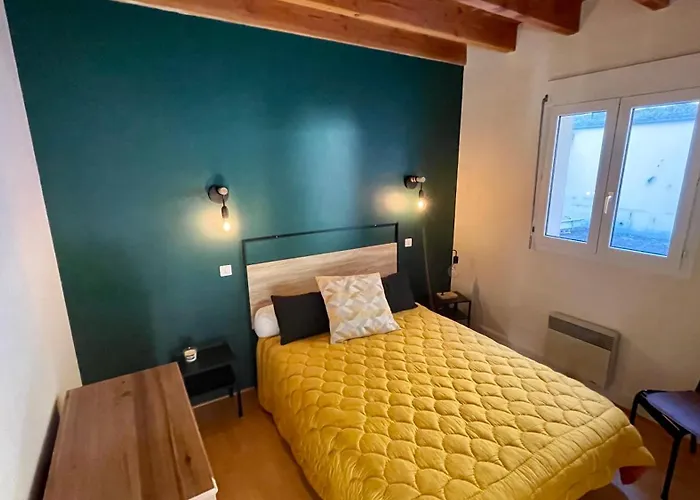 Le Joli Cedre 8pers Dore Holiday home